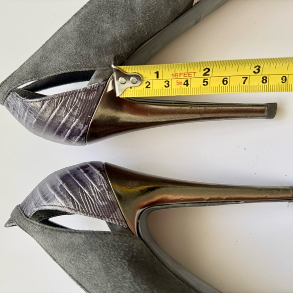 BCBGMaxAzria Two-Tone Peep Toe Platform Heels Size 7.5 / Neutral High Heel - Picture 9 of 11